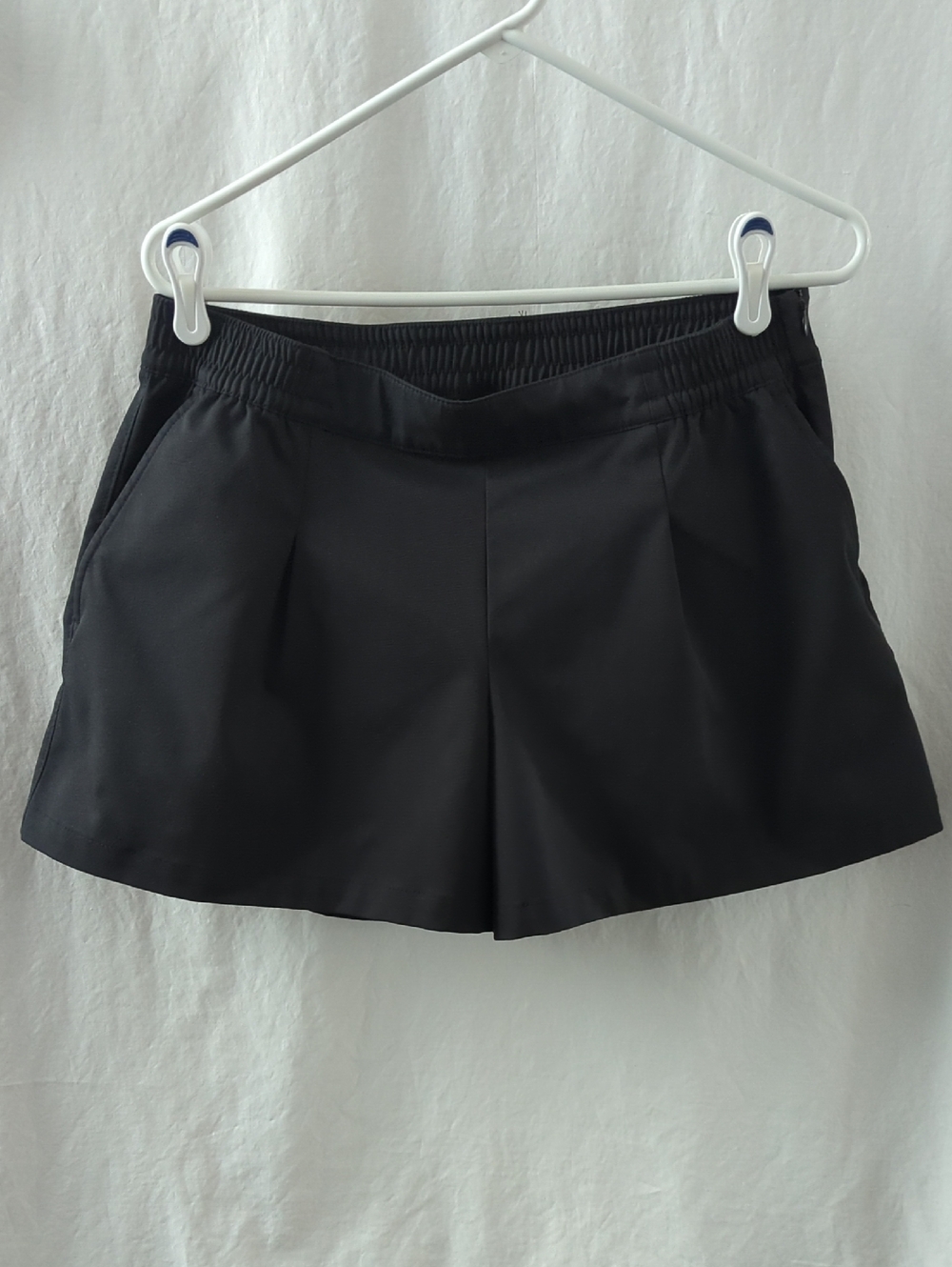 The North Face Black Pleated Athletic Shorts Side Zip Size 14